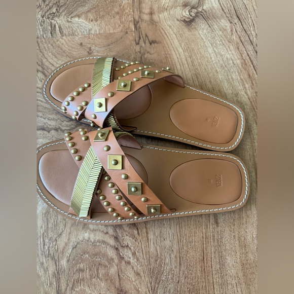 NWOT Zara Tan and Gold LEATHER Sandals with Perforated Strap - Picture 1 of 5